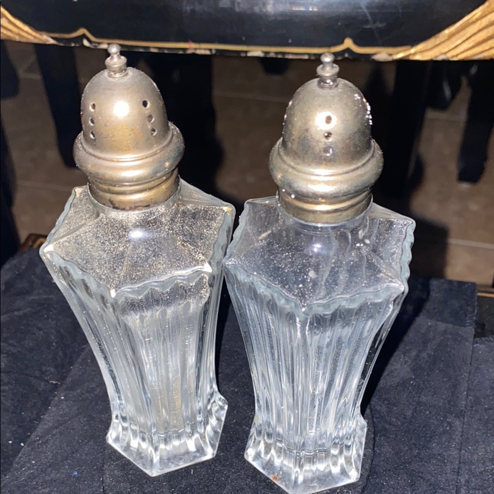Vintage Mikasa Crystal Salt and Pepper Shakers - Picture 5 of 5